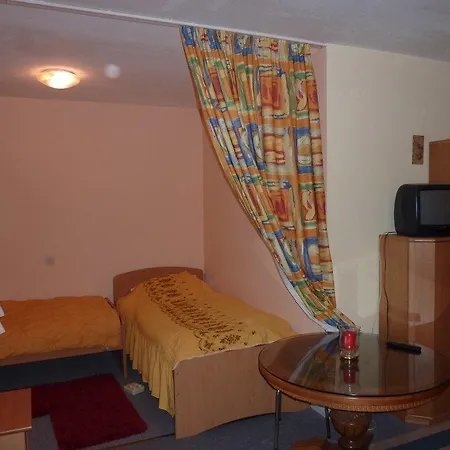 Mikhail Appartement *